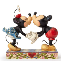 Disney Traditions - 16.5cm Mickey & Minnie Kissing